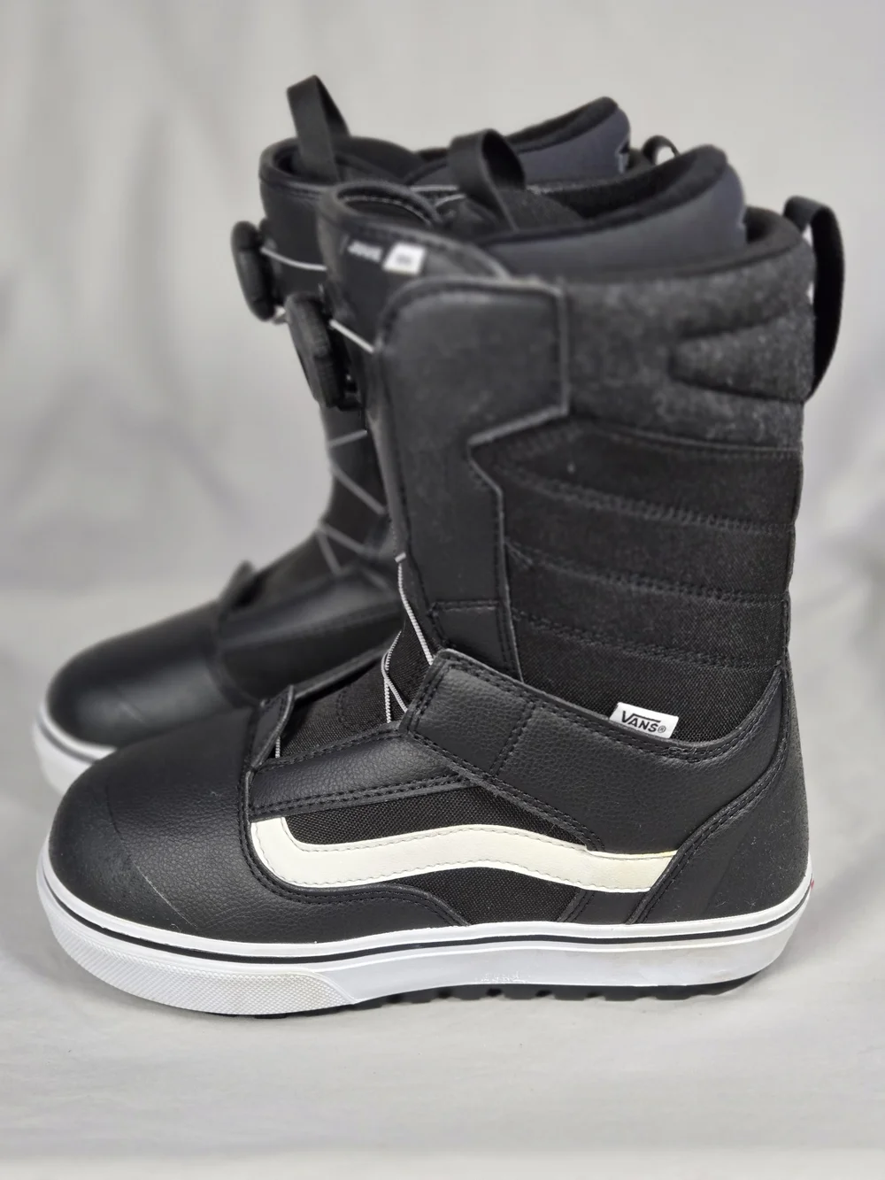 Vans Juvie OG Youth Snowboard Boots | Size 6 | Black & White